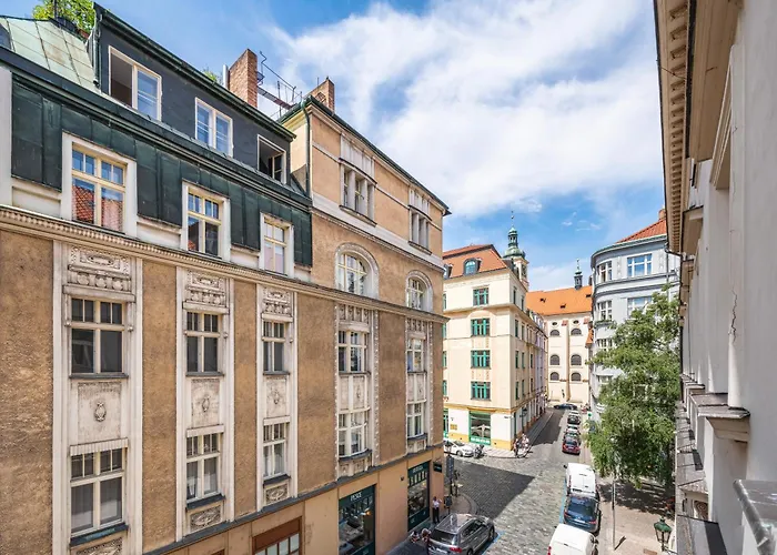 Golden Angel Suites By AdrezHotel Prag